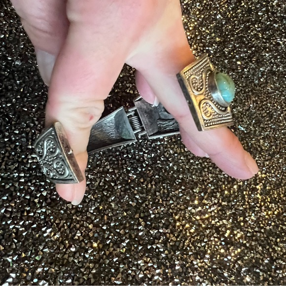 Turquoise Silver Bangle. OS - Picture 3 of 4